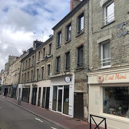 Duplex Parapluies De Cherbourg Netflix Parking Esterno foto