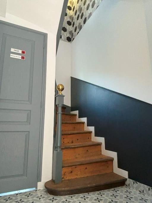 Duplex Parapluies De Cherbourg Netflix Parking Esterno foto