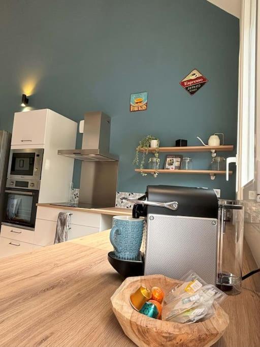 Duplex Parapluies De Cherbourg Netflix Parking Esterno foto