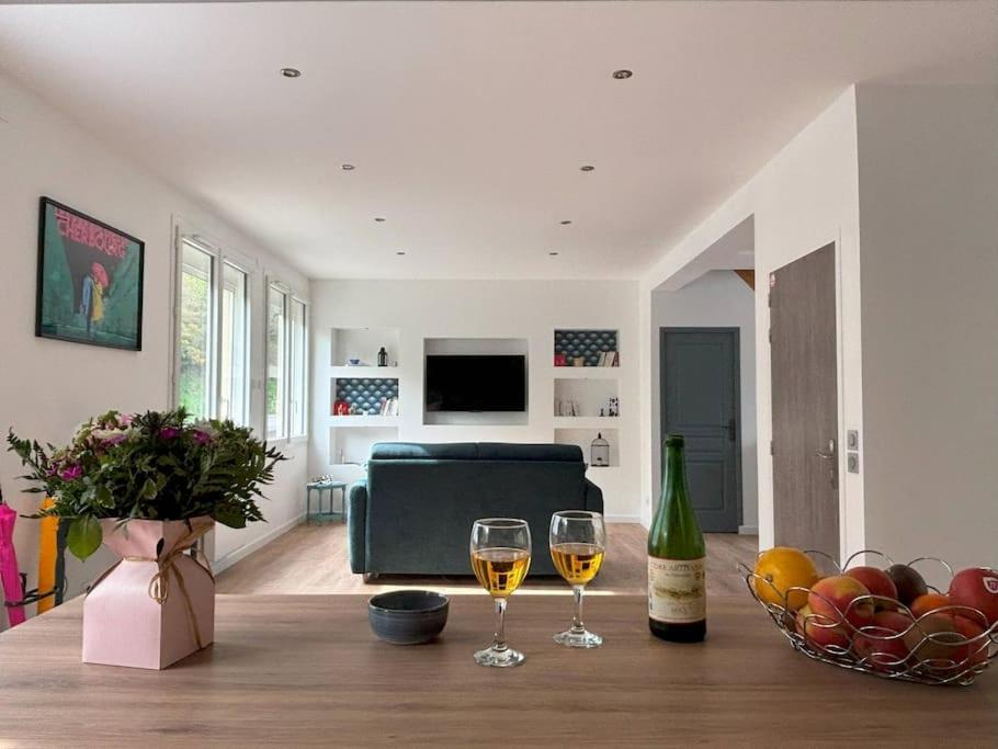 Duplex Parapluies De Cherbourg Netflix Parking Esterno foto